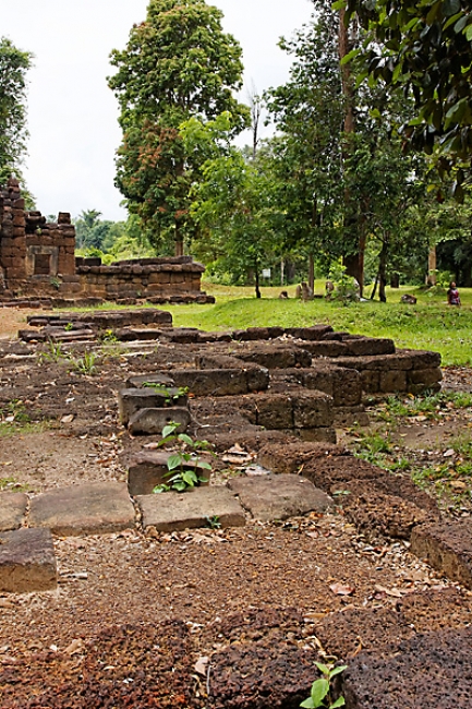 26-Prasat Ta Muen Toch-011